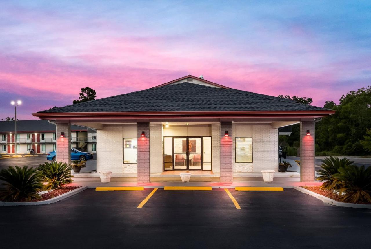 Red Roof Inn & Suites Thomasville Esterno foto