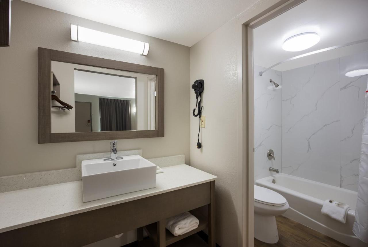 Red Roof Inn & Suites Thomasville Esterno foto